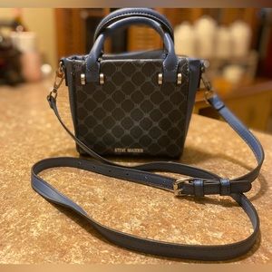 Steve Madden Blue Crossbody Purse with removable straps. Perfect condition